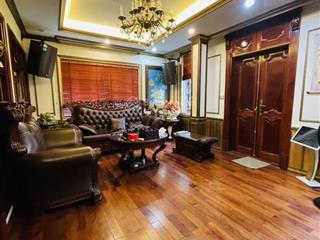 Trung tâm cầu giấy vỉa hè 2 bên 7 chỗ tránh vào nhà, kinh doanh chỉ 20,9 tỷ 70 m2, 5 tầng mt 5 m