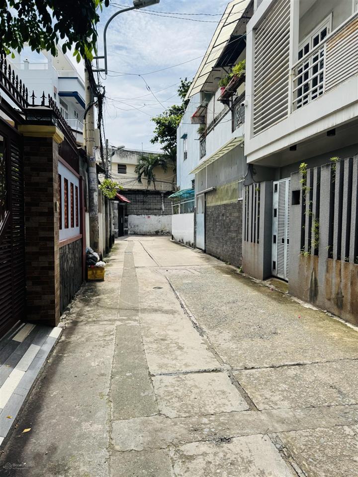 Bán đất tặng nhà  sát hẻm xe tải  nơ trang long dtsd 95m2  sổ nở hậu  chính chủ lâu đời