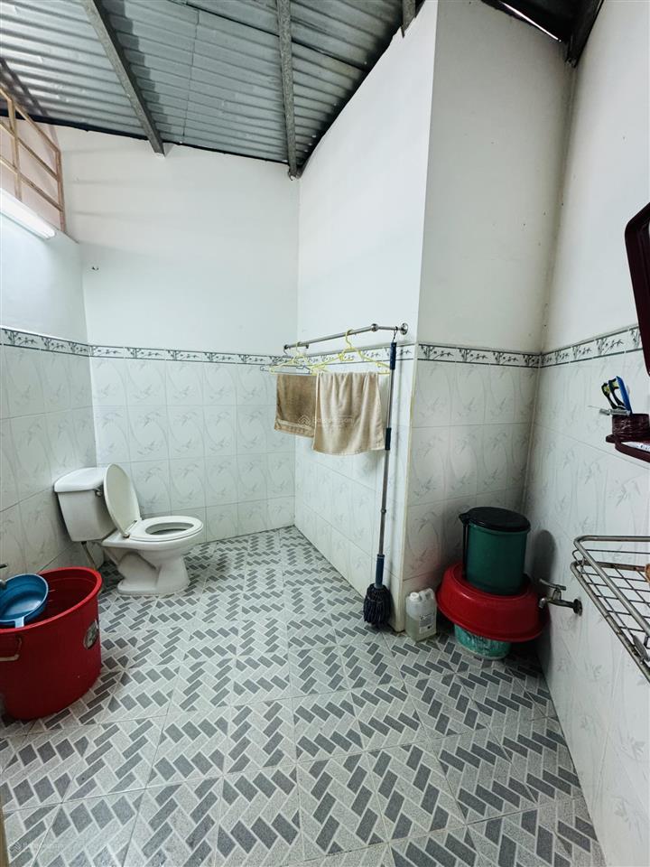 Bán đất tặng nhà  sát hẻm xe tải  nơ trang long dtsd 95m2  sổ nở hậu  chính chủ lâu đời
