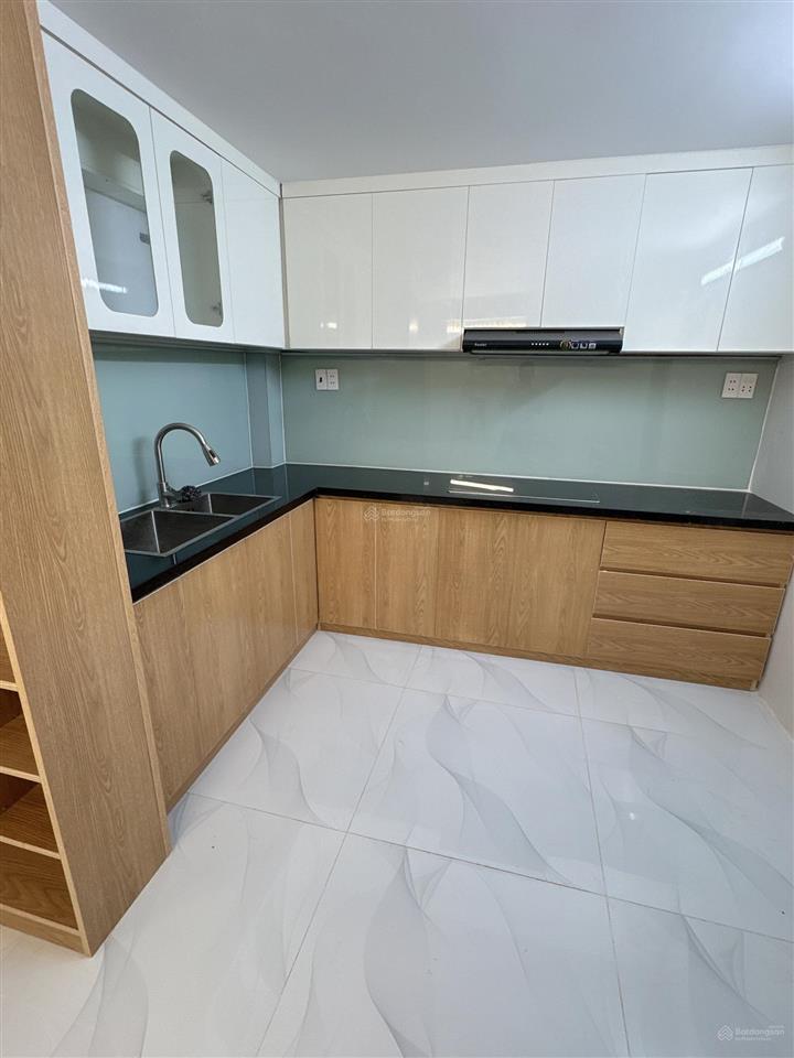 Hẻm 4m  nhà đẹp 5 tầng hoàng diệu phú nhuận 51m2  5pn nhà mới xây full nội thất  nở hậu  giá 8