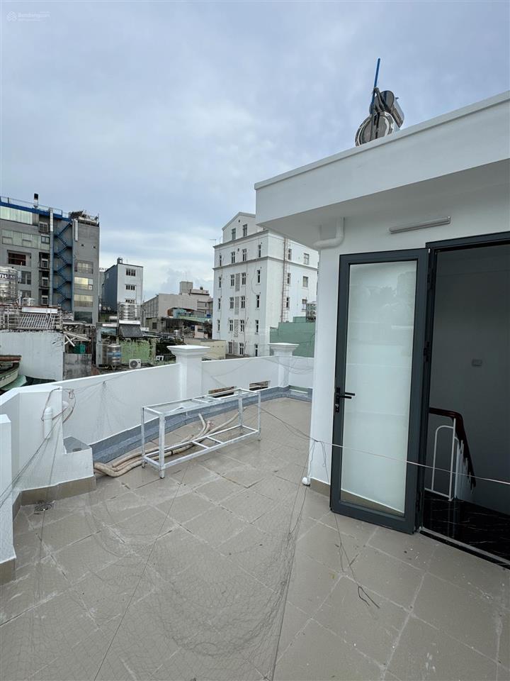 Hẻm 4m  nhà đẹp 5 tầng hoàng diệu phú nhuận 51m2  5pn nhà mới xây full nội thất  nở hậu  giá 8