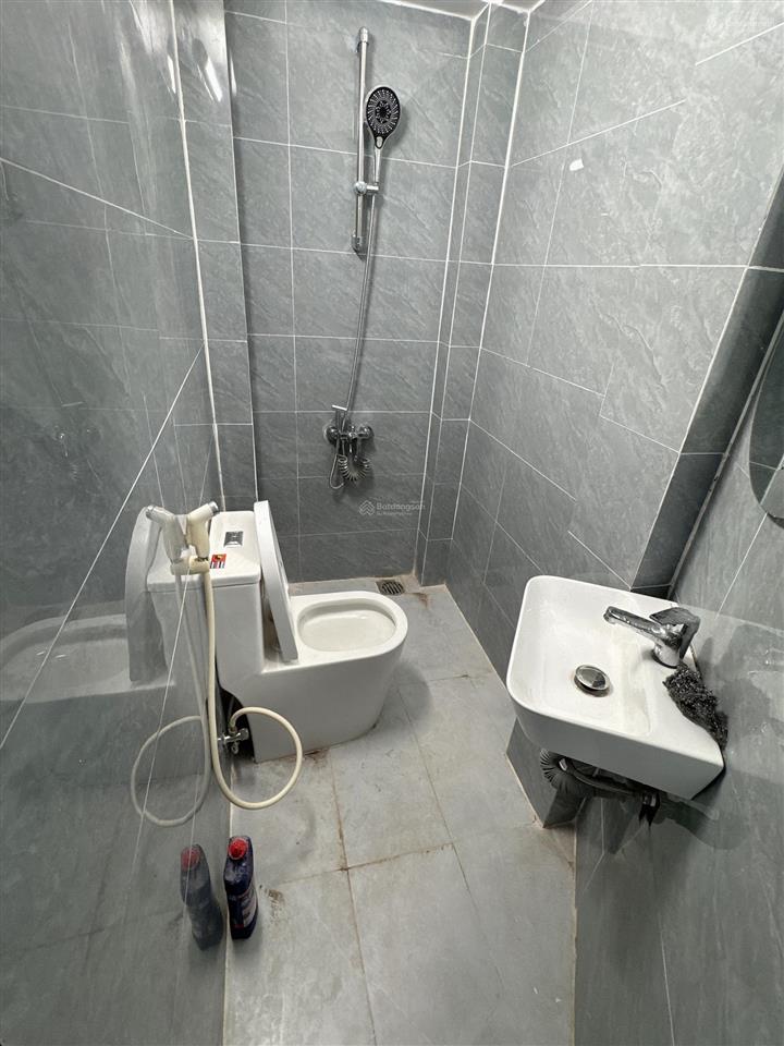 Hẻm 4m  nhà đẹp 5 tầng hoàng diệu phú nhuận 51m2  5pn nhà mới xây full nội thất  nở hậu  giá 8