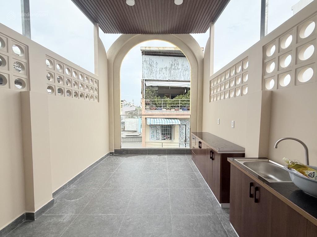 Giáp q1  thông phan đình phùng  toà chdv  dòng tiền 50 triệu/tháng  45m2  6pn hơn 9 tỷ