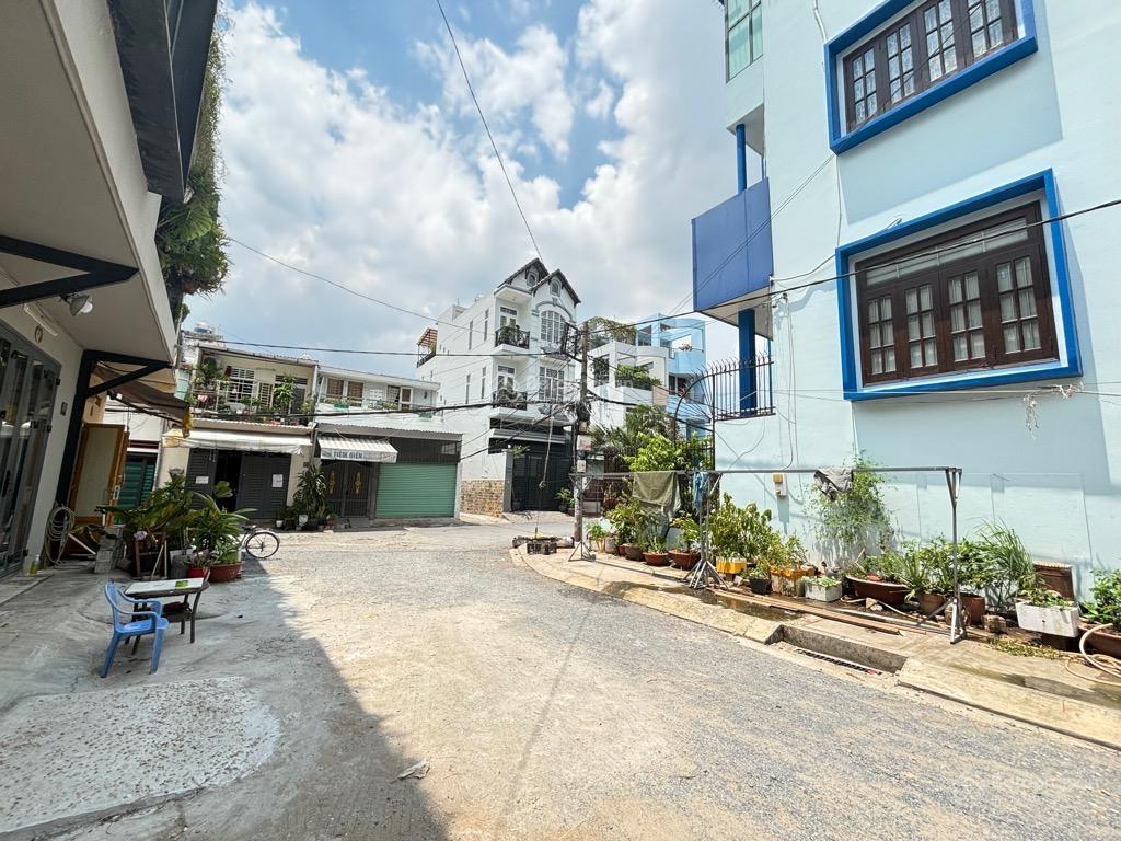 Kế hutech đường d2, p.25 bình thạnh  hẻm xe tải tránh  55m2 (6m x 11m )  tương lai ra mặt tiền