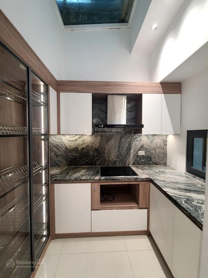 Giá cực rẻ! bán nhà hoàng quốc việt, quận cầu giấy, mặt ngõ, 2 ngõ thoáng, ô tô, thang máy, 6t*90m2