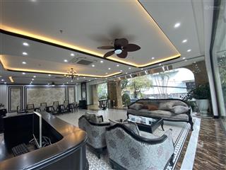 Mặt phố trần thái tông, 250m2 vip, 8 tầng building, lô góc 3 thoáng, nội thất nhập, thu 3,5 tỷ/năm