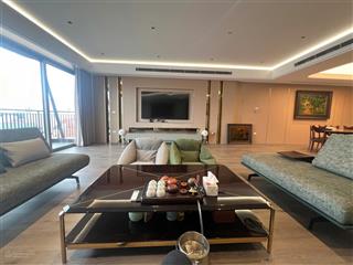 Bán biệt thự liền kề trần thái tông, 130m2 x 5 tầng, ô tô tránh, dừng đỗ, vỉa hè, văn phòng, ở vip