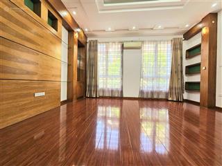 Rất rẻ! măt phố trần quốc hoàn 75m2, 5 tầng, vỉa hè, văn phòng, spa, nhà hàng, cho thuê