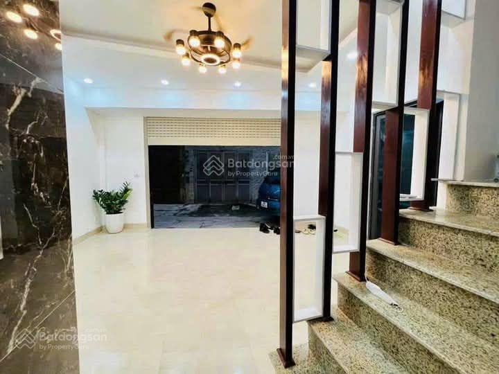 Cần tiền bán gấp nhà giang văn minh, đội cấn, phân lô, ô tô, thông các ngả, 3 lối vào, 75m2*6t