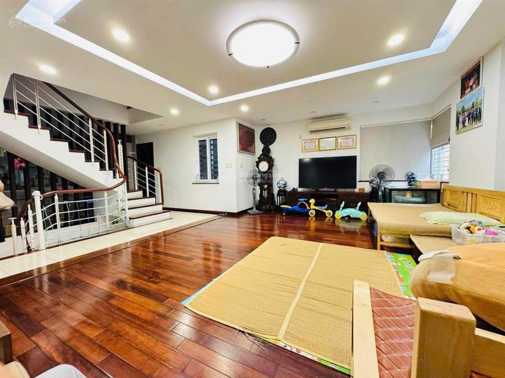 Lô góc trung kính 100m2, phân lô, ô tô, giáp phố, 3 thoáng, ngõ thông, dân xây, 6 tầng