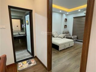 Hoa hậu phố trung kính,5 tầng, gần ô tô.