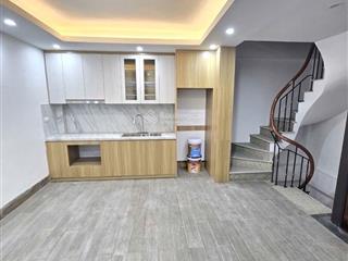 Chính chủ cần bán căn nhà nhà phố kim giang 65m2, ngõ trước nhà ô tô tránh nhau vào nhà