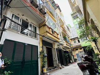 Tớ là chủ căn nhà tại ngõ 699 vũ tông phan dt 40m 6 tầng giá 9 tỷ có thang máy .