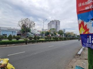 Mặt tiền đường trường chinh  q12  9,5m ngang  đang kinh doanh đồ gỗ  cần bán đầu tư lớn hơn