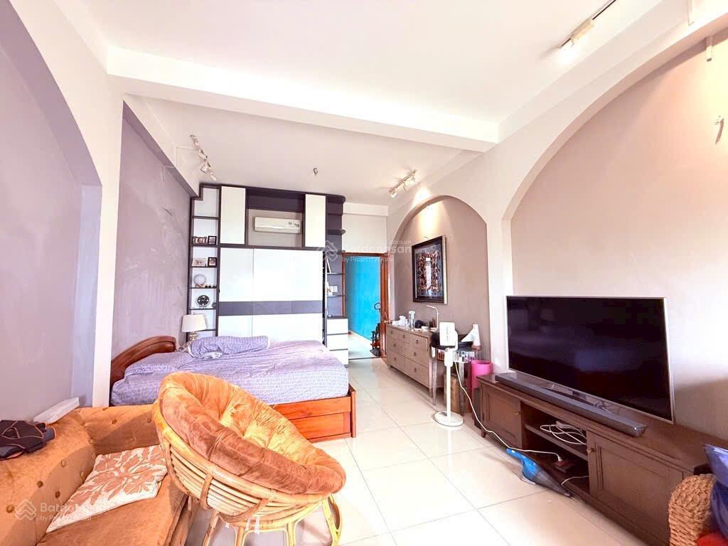 Nhà 5 tầng mt nguyễn văn quá  gần trường chinh  song hành dt104m2 16 tỷ xíu ở + dt 20tr/th