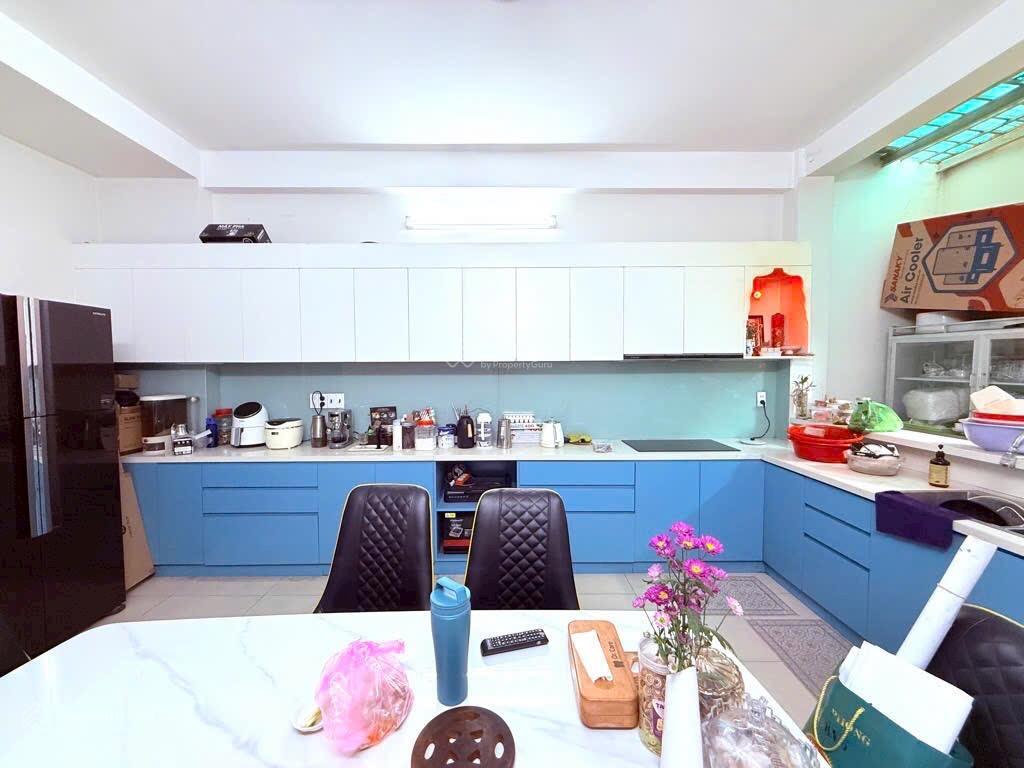 Nhà 5 tầng mt nguyễn văn quá  gần trường chinh  song hành dt104m2 16 tỷ xíu ở + dt 20tr/th