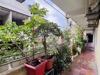 Cần bán căn hộ tập thể phố tôn đức thắng, đống đa, 70m2, 2 phongg ngủ, 2wc. ô tô đỗ chân cầu thang