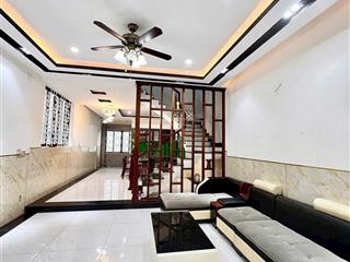 Bán nhà hxh đối diện giga mall, 3 tầng dt 92m2, nhỉnh 7 tỷ, tặng nội thất.