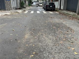 Bán lô đất khu phân lô, đối diện giga mall, ngay chợ hiệp bình, dt 70m2 nhỉnh 5 tỷ.