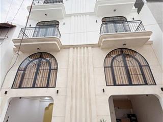 Căn hộ dịch vụ 4 tầng  6 phòng ngủ  dòng tiền 36tr/tháng, ngay phạm vân đồng phường hiệp bình