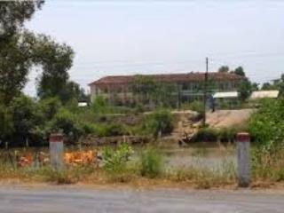 Cần bán đất gần đt 834  giao thông thuận lợi, phù hợp ở hoặc kinh doanh nhỏ.