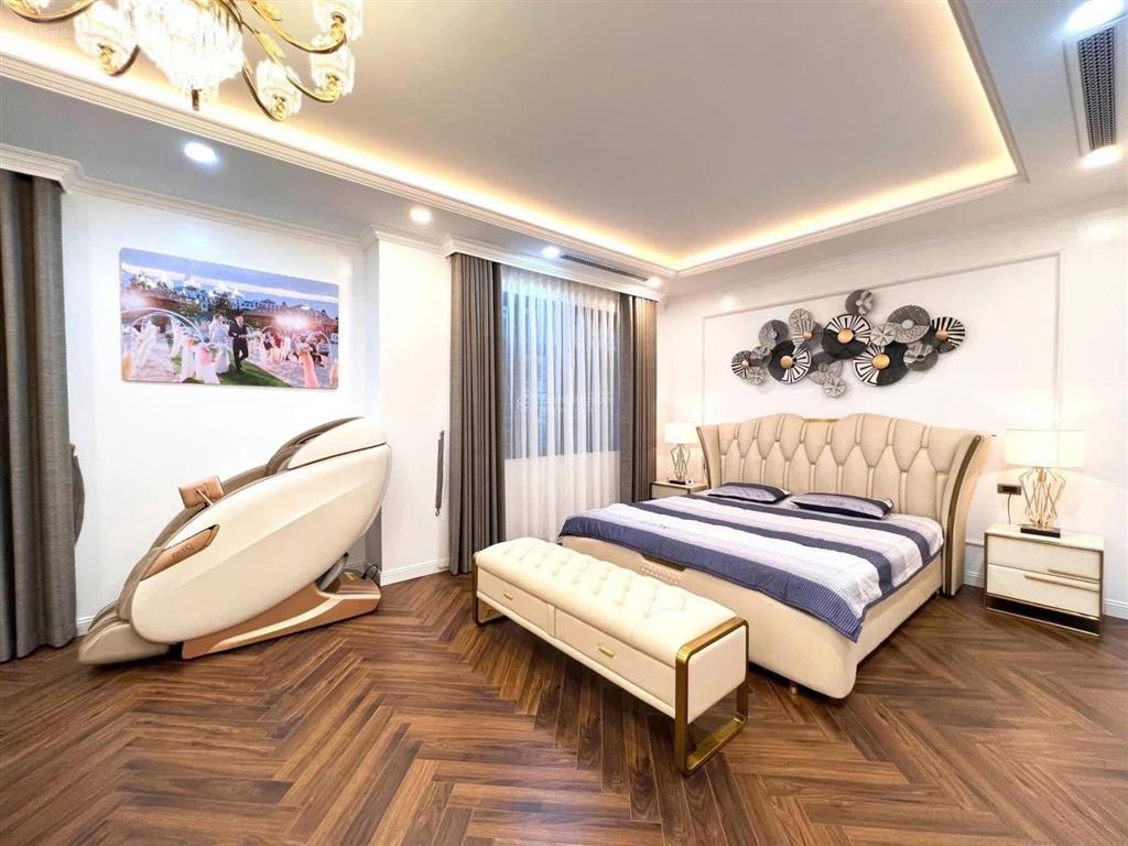 Bán gấp nhà mặt phố ngọc khánh, ba đình 72m2 5 tầng  thang máy  vỉa hè  dòng tiền  3 mặt thoáng