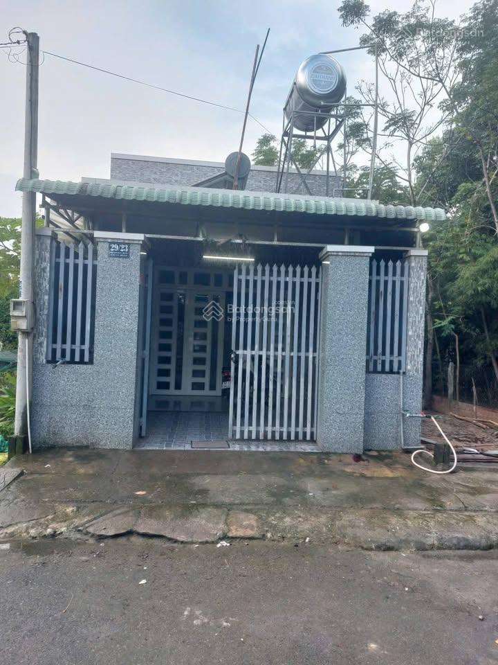 Bán nhà cấp 4 gác lửng trung tâm thị trấn củ chi sổ riêng, ở ngay!