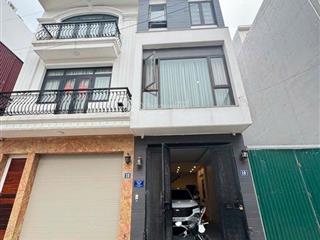 Cần bán nhà dân xây ngọc thụy , diện tích 35m , 4 tầng, ô tô vào nhà . chỉ 7,3 tỷ