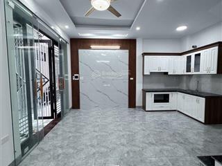 Bán nhà ngô gia tự ,long biên  dt 33m  5 tầng  gần mặt phố  chỉ 4,8 tỷ (có thương lượng)