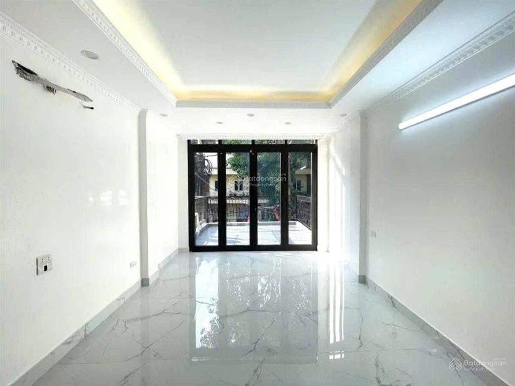 Bán nhà hoàng liệt  kđt linh đàm, 40m², 5 tầng, thang máy, ô tô vào nhà