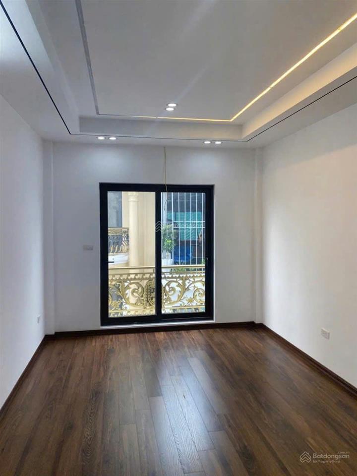 Bán nhà hoàng liệt  kđt linh đàm, 40m², 5 tầng, thang máy, ô tô vào nhà