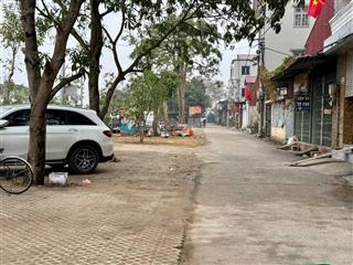 Bán gấp đất bìa làng vân hà  đối diện sân bóng, khu vui chơi giá 8x/m2