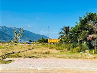 Trục chính 2 tháng 9, kkt vân phong. đường qh 26m, full thổ, 186 m. cách kđt 500m. giá 18tr/m