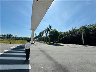 Gấp! nền biệt thự 3 mặt tiền, giá (hơn 8tr/m2), lưng công viên, phường long nguyên, tp hcm