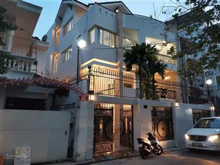 Bán biệt thự hạng sang khu sân bay (dt 10m x 30m) 4 tầng. vị trí tiềm năng. giá chỉ 45 tỷ