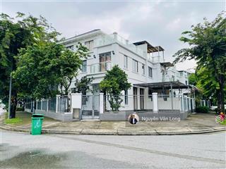 Biệt thự sông căn góc 2 mặt tiền 10x20m cho thuê giá 45 triệu. duy nhất 1 căn sân vườn rộng, thoáng