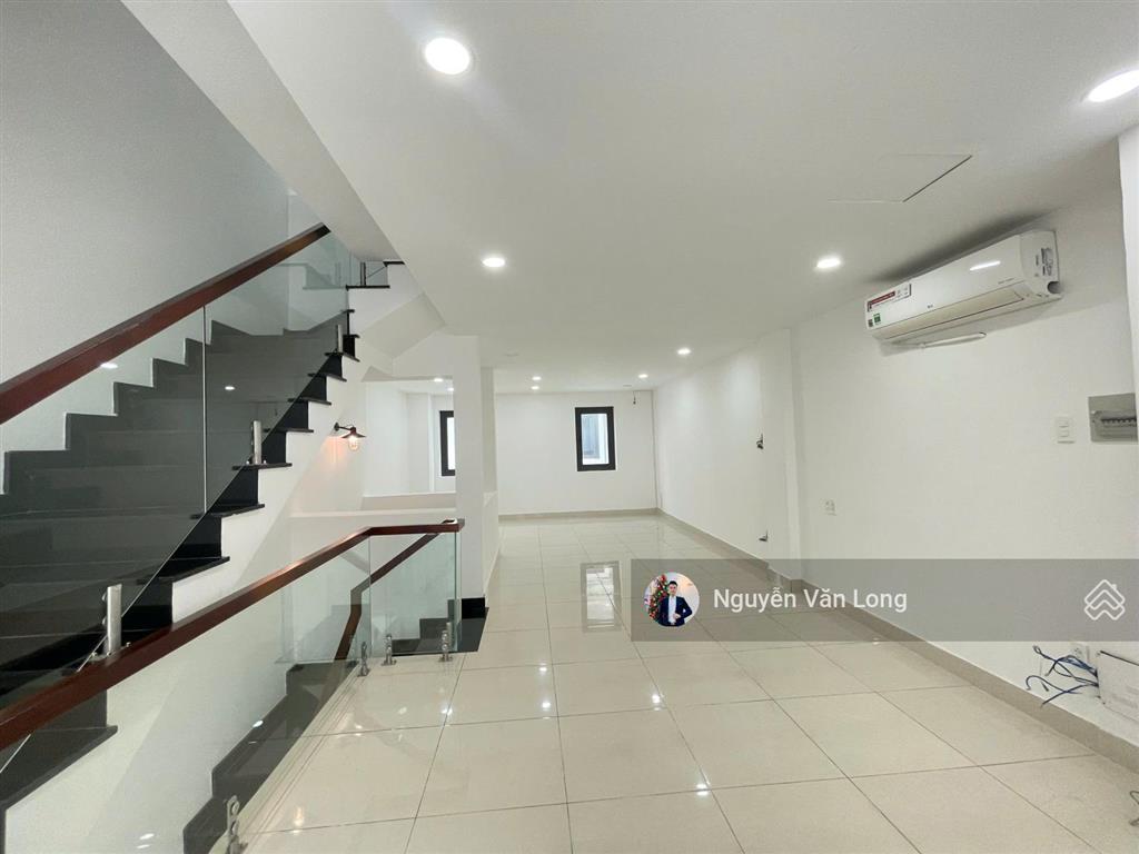 Shophouse hoàn thiện cơ bản có thang máy giá cực hot chỉ 30 triệu.  0923 121 ***