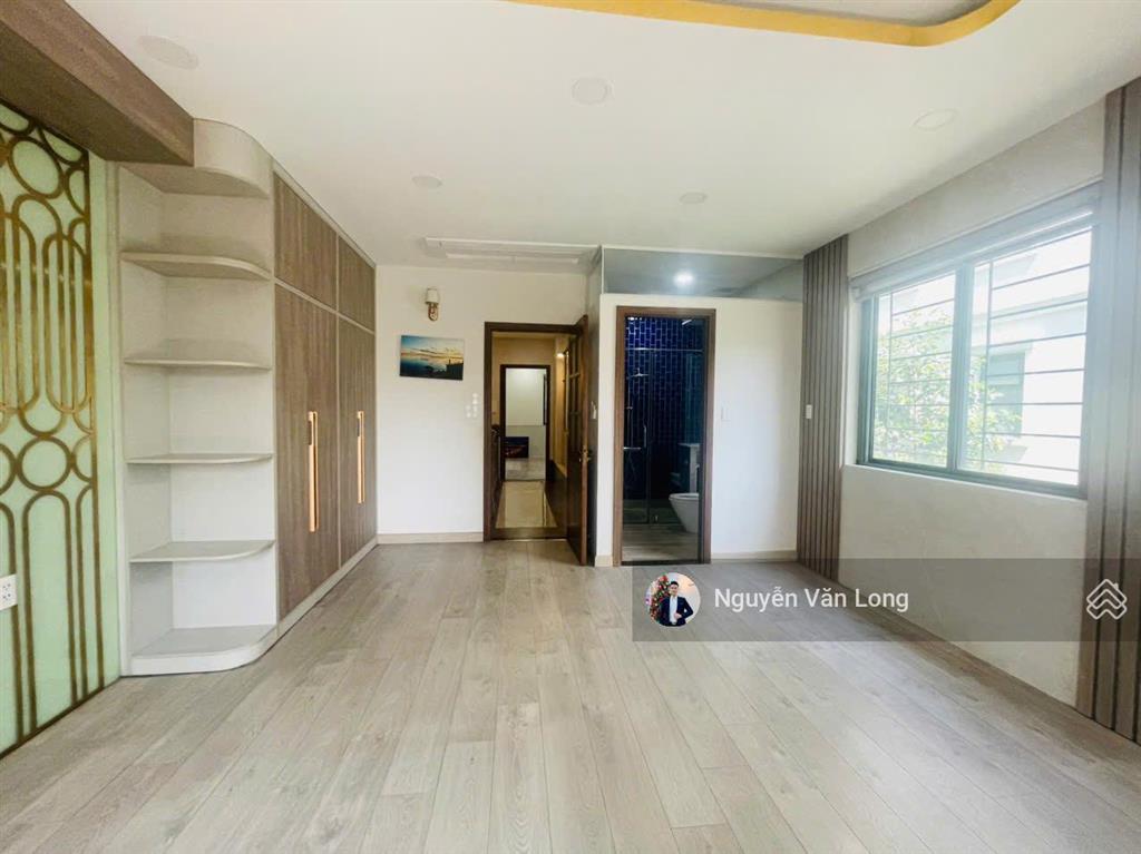 Nhà phố đẹp, căn góc công viên thoáng, sinh khí tốt cho thuê 35 triệu. nhà mới, nội thất xịn sò