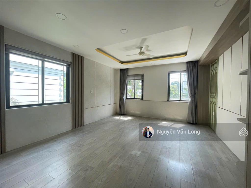 Nhà phố đẹp, căn góc công viên thoáng, sinh khí tốt cho thuê 35 triệu. nhà mới, nội thất xịn sò