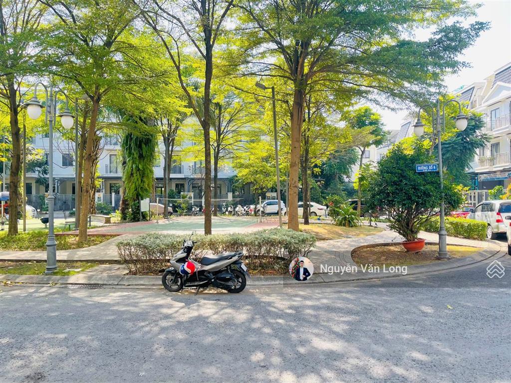 Cho thuê nhà phố hoàn thiện cơ bản view công viên giá 30 triệu, phù hợp kinh doanh, làm văn phòng