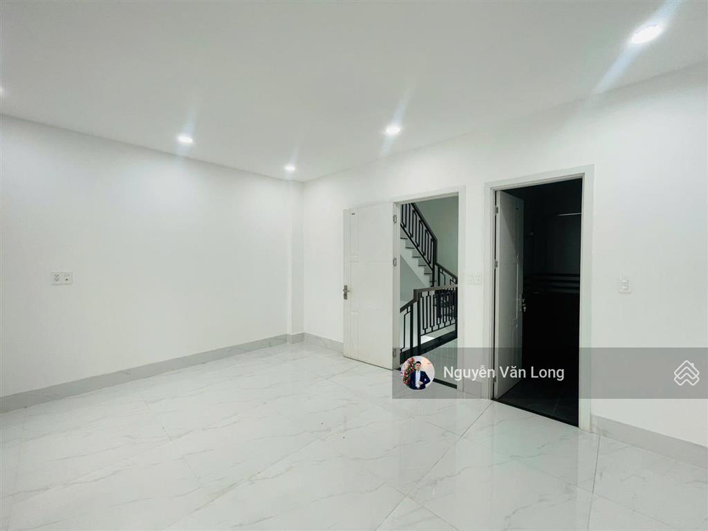 Cho thuê nhà phố hoàn thiện cơ bản view công viên giá 30 triệu, phù hợp kinh doanh, làm văn phòng