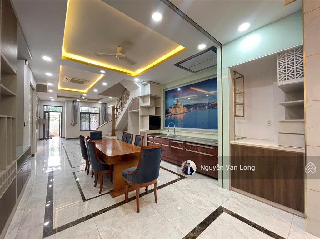 Nhà phố đẹp, căn góc công viên thoáng, sinh khí tốt cho thuê 35 triệu. nhà mới, nội thất xịn sò