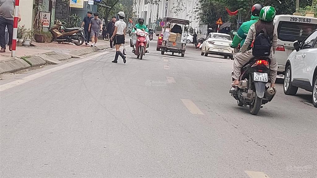 Bán liền kề kđt mỹ đình sông đà  nam từ liêm dt 91m2, mt 5m  4 nổi và 1 hầm  sđcc