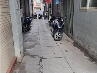 Bán nhà 4 tầng ngõ 230 định công thượng hoàng mai ô tô lùi tận cửa.giá 7,8 tỷ