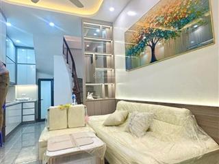 Giải phóng  hoàng mai nhà 5 tầng full nội thất  ô tô đỗ cổng  giá 7,85 tỷ