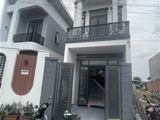 Bán nhà mới xây 1lầu 1trệt giá rẻ phường tân vạn. dt 64m2 thổ cư 100%. giá 2tỷ750tr còn bớt.