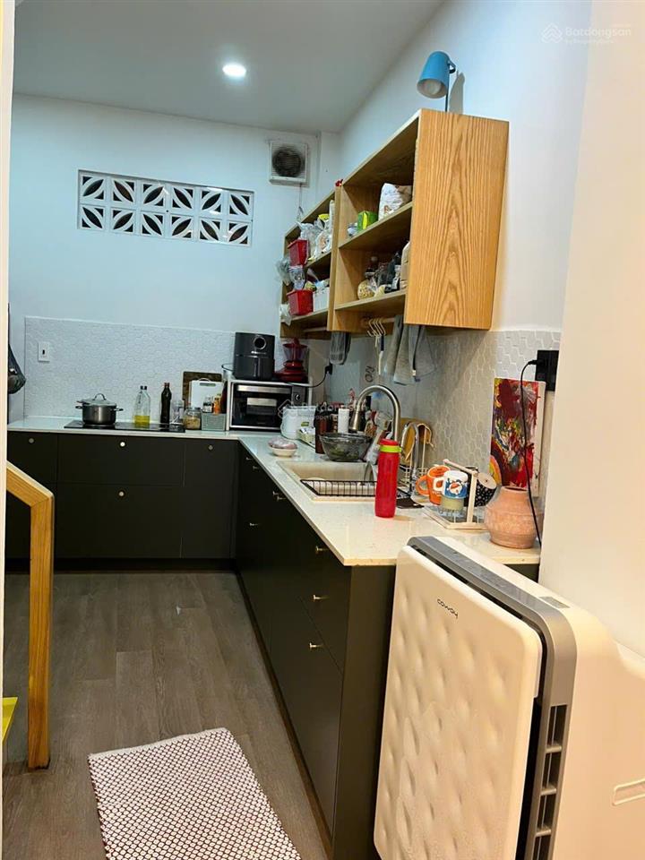 Bán nhanh nhà trung tâm quận 1 đường trần khắc chân, phường tân định. nội thất cao cấp như hình