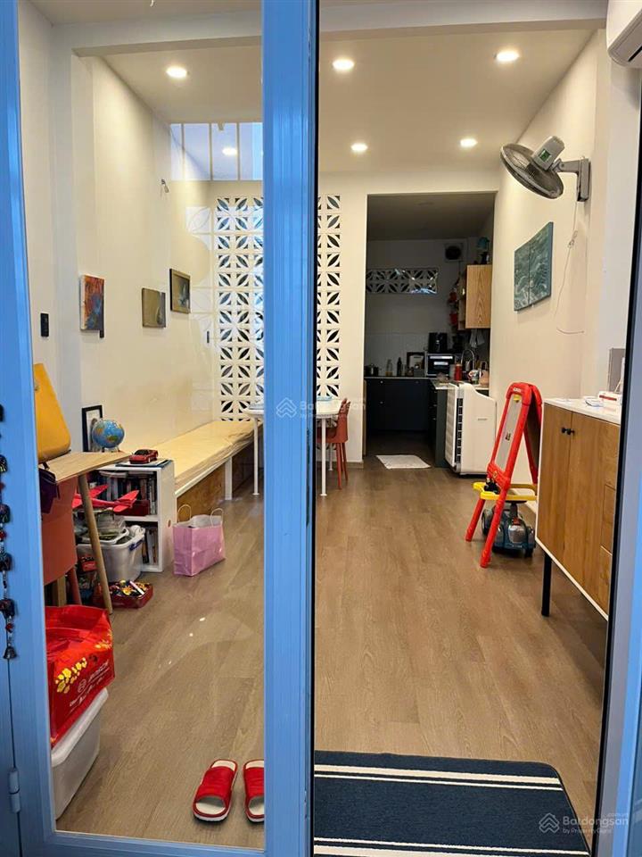 Bán nhanh nhà trung tâm quận 1 đường trần khắc chân, phường tân định. nội thất cao cấp như hình