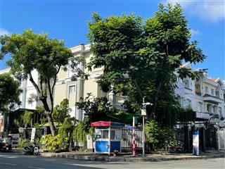 Villa góc 2 mặt tiền khu cao cấp tại phú mỹ hưng quận 7 hồ chí minh  gần cis và cresent mall q7
