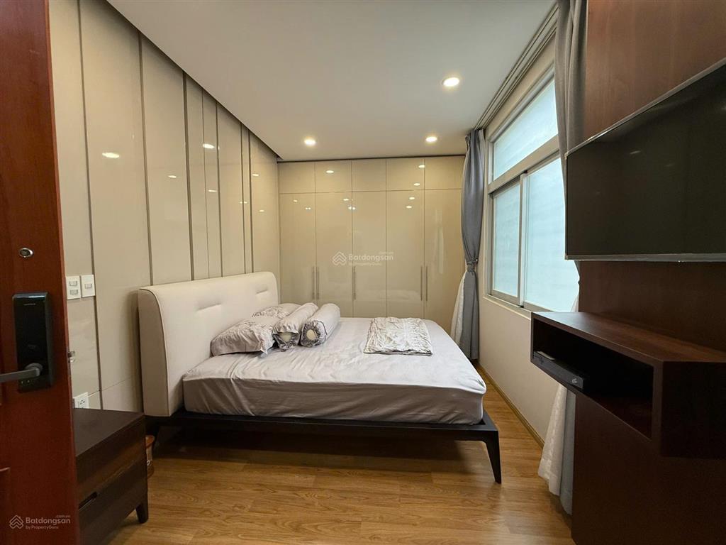 Biệt thự cao cấp phú mỹ hưng  ngay cạnh trường quốc tế canada cis 140m2 nhà mới 3 tầng 40 tỷ